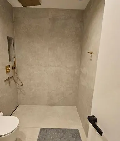 Apartment Ug Neubau City - Pool, Gym, Zweites Bad Extra Buchbar Munich
