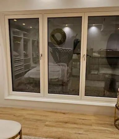 Apartamento Ug Neubau City - Pool, Gym, Zweites Bad Extra Buchbar *